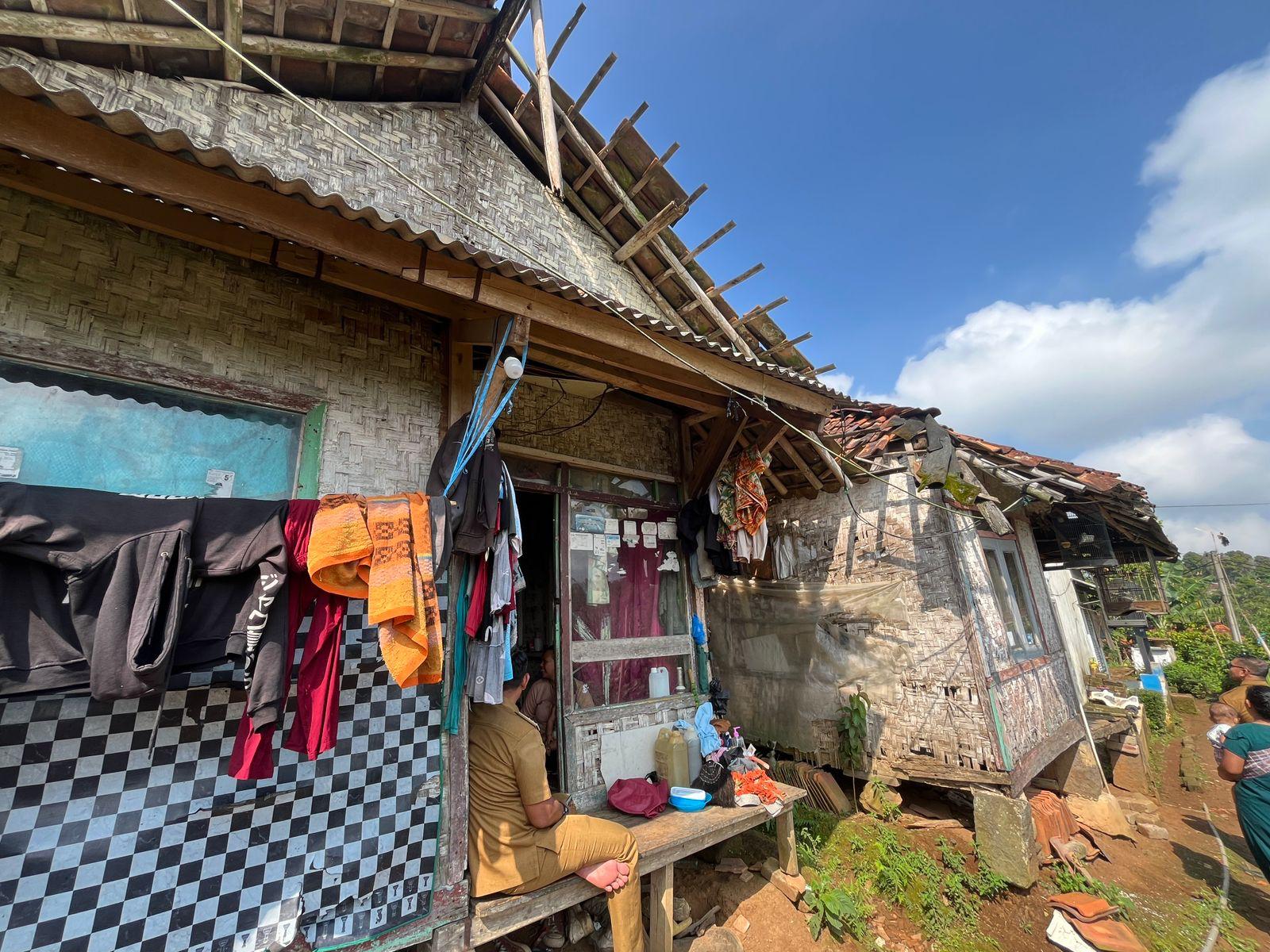  KEGIATAN PERBAIKAN RUMAH TIDAK LAYAK HUNI (RUTILAHU)