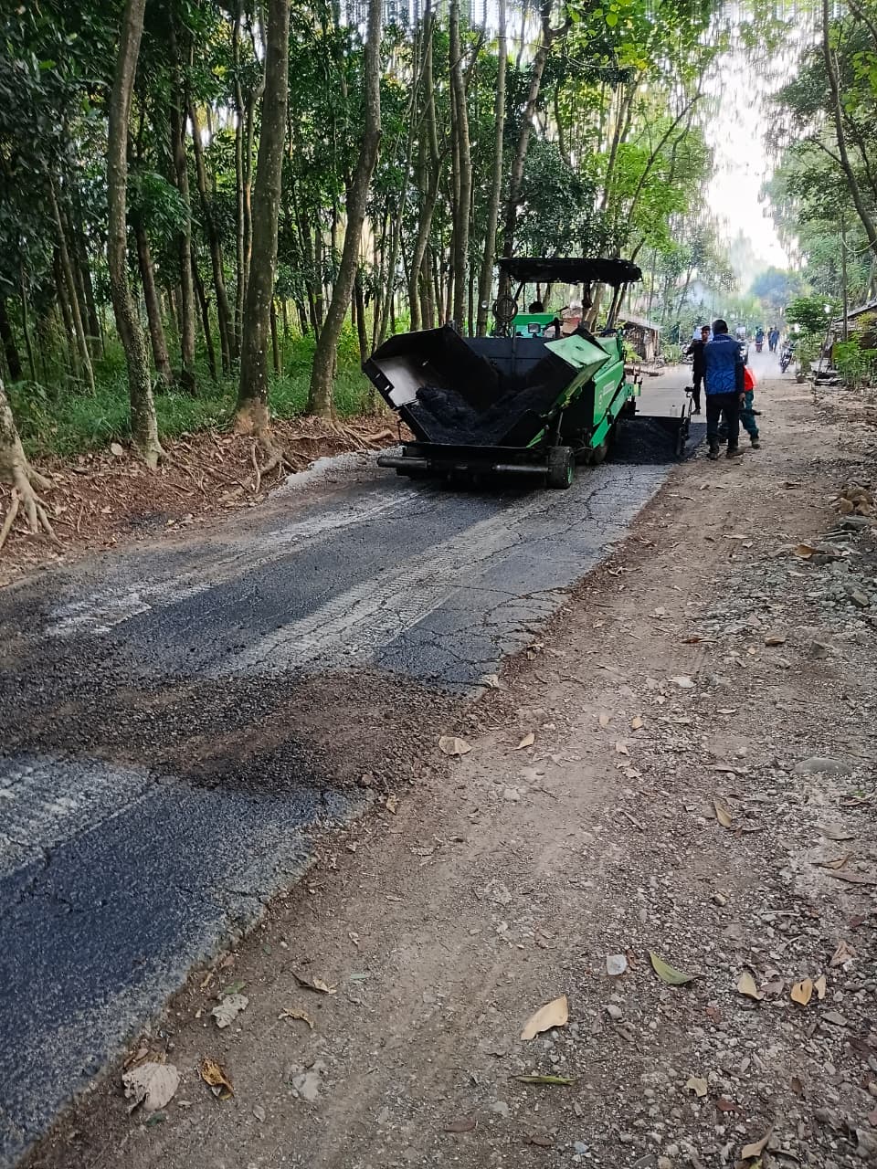 KEGIATAN PERBAIKAN JALAN KABUPATEN DI DESA SALAMMULYA, KECAMATAN PONDOKSALAM, KABUPATEN PURWAKARTA MELALUI PROGRAM CSR BANK BJB