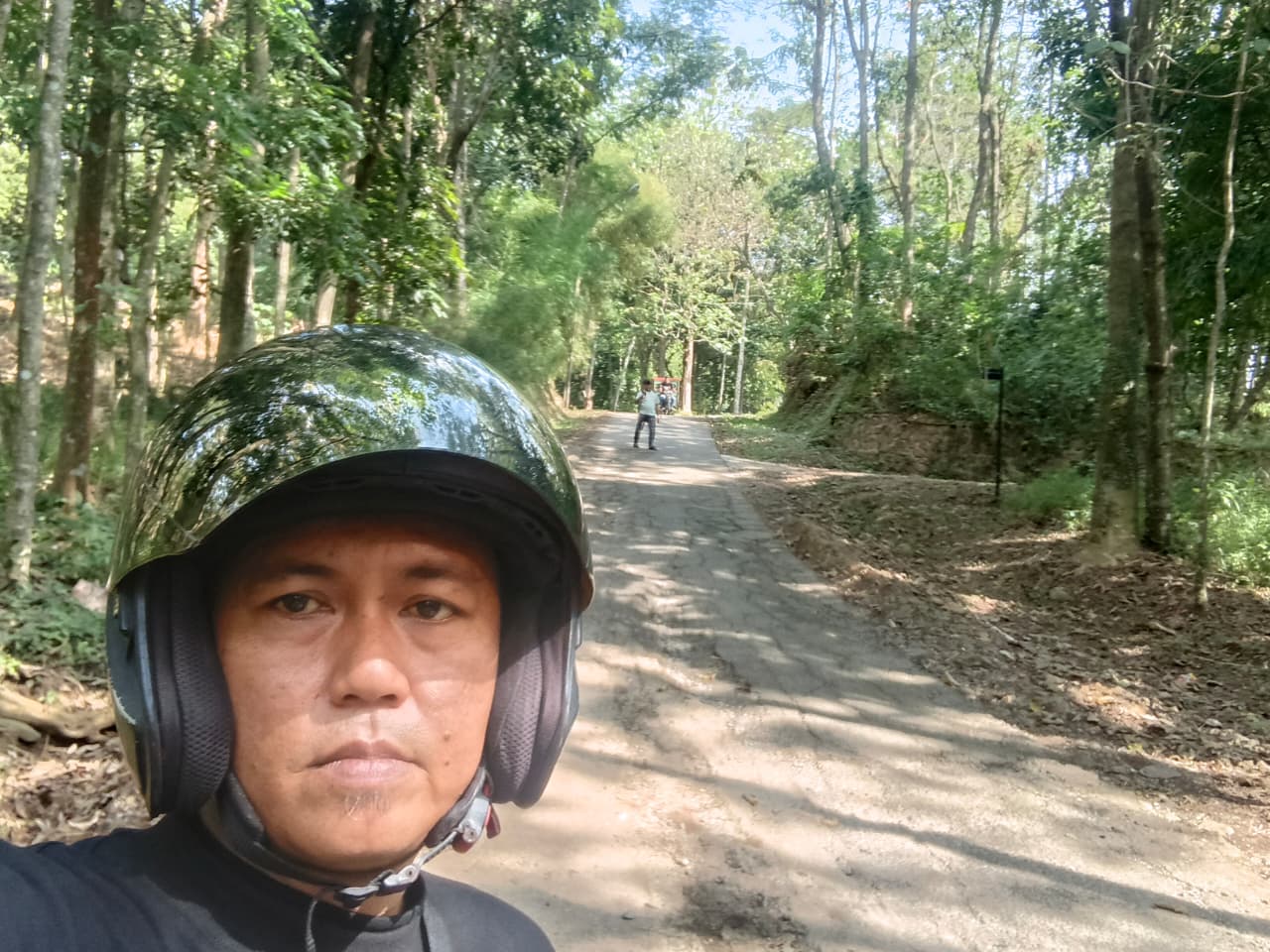 KEGIATAN PERBAIKAN JALAN KABUPATEN DI DESA SALAMMULYA, KECAMATAN PONDOKSALAM, KABUPATEN PURWAKARTA MELALUI PROGRAM CSR BANK BJB