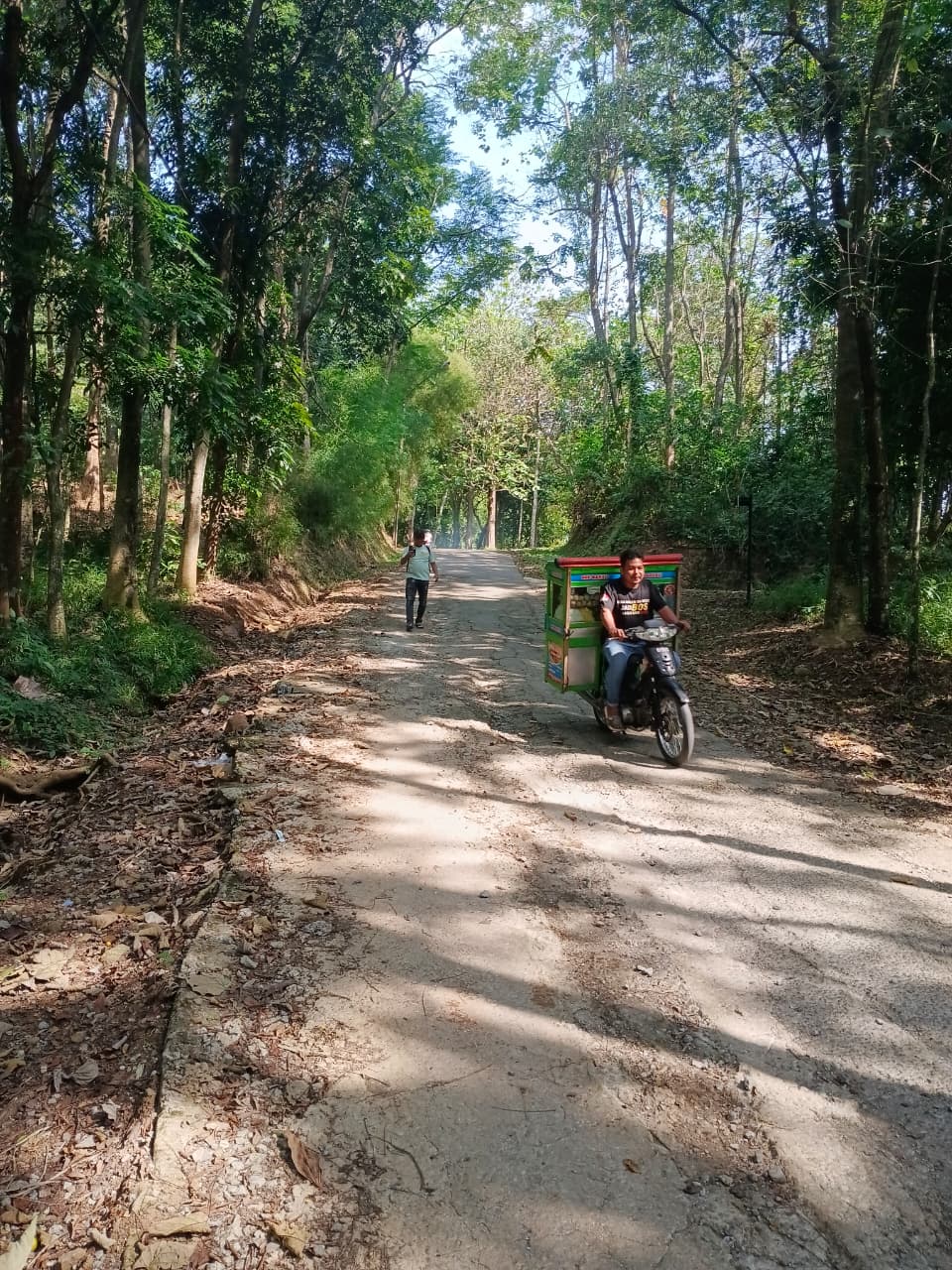 KEGIATAN PERBAIKAN JALAN KABUPATEN DI DESA SALAMMULYA, KECAMATAN PONDOKSALAM, KABUPATEN PURWAKARTA MELALUI PROGRAM CSR BANK BJB